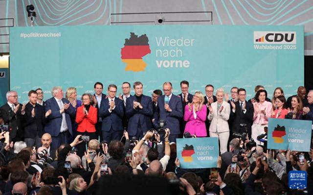 开云官网-柏林联盟豪取三分,坚定向前迈进的简单介绍