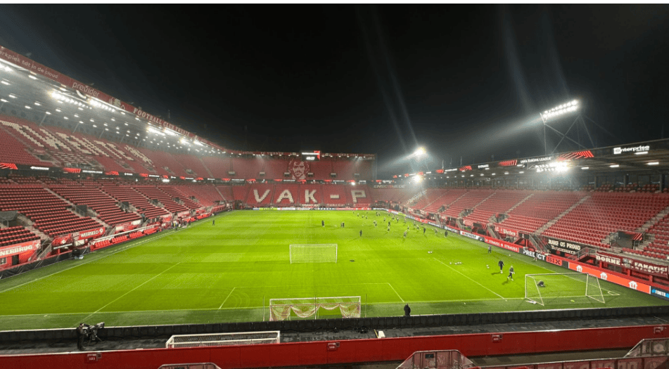 欧联杯比赛现奇迹场面–比赛中场面出现意外的简单介绍