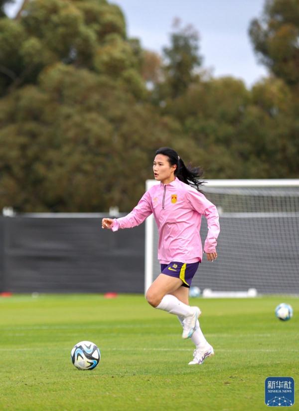 中国女足实力强劲，积极备战国际比赛的简单介绍
