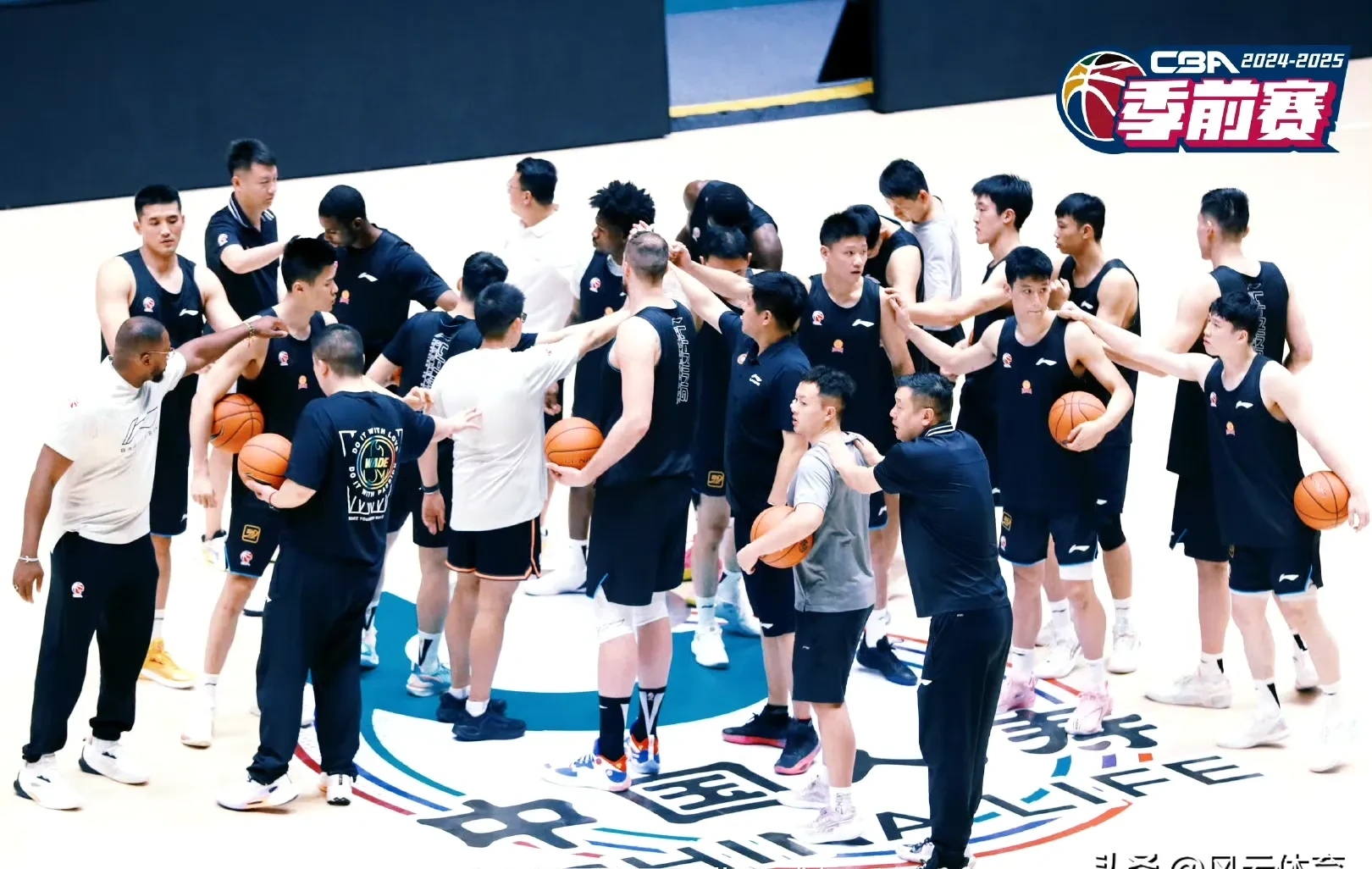 山西男篮主场高歌猛进,观众欢呼不断的简单介绍 山西男篮主场高歌猛进,观众欢呼不断的简单介绍