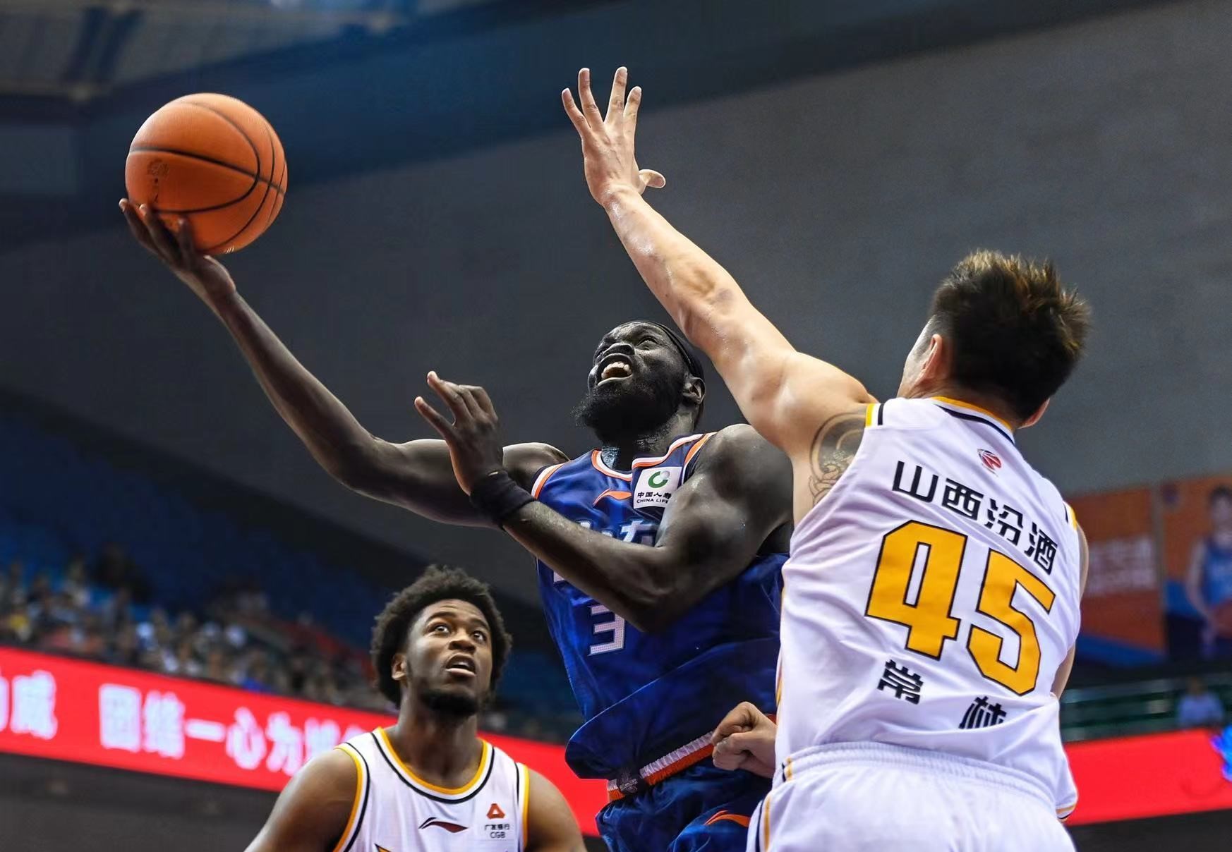 开云体育app-沙尔克绝杀对手，全队助攻火力全开