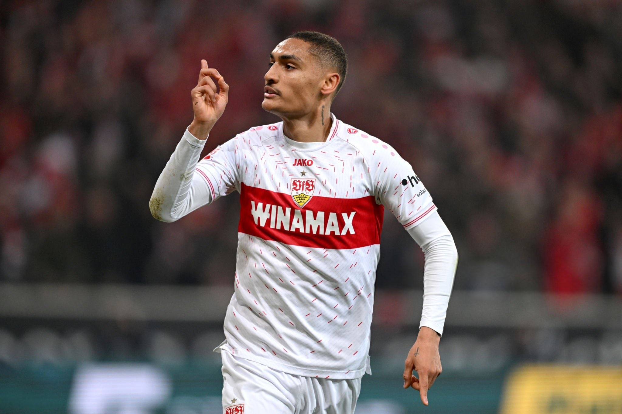 斯图加特前锋表现出色,成为球队杀手的简单介绍 斯图加特前锋表现出色,成为球队杀手的简单介绍