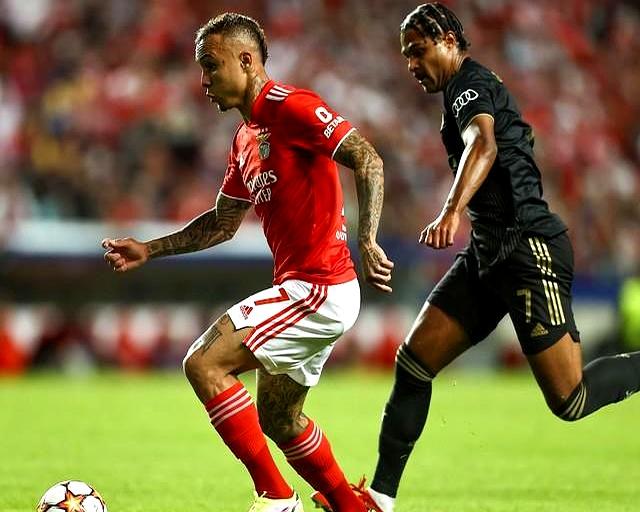 开云体育中国-上海队抢尽风头，逆袭擒下激烈对决取得重要胜利的简单介绍