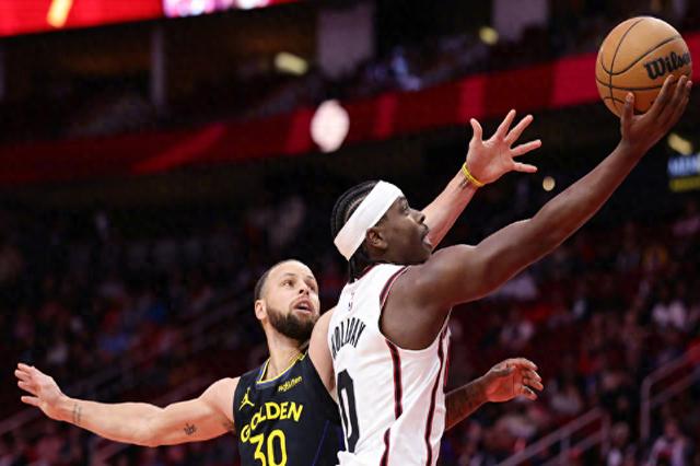 上海队抢尽风头,逆袭擒下激烈对决取得重要胜利的简单介绍 上海队抢尽风头,逆袭擒下激烈对决取得重要胜利的简单介绍