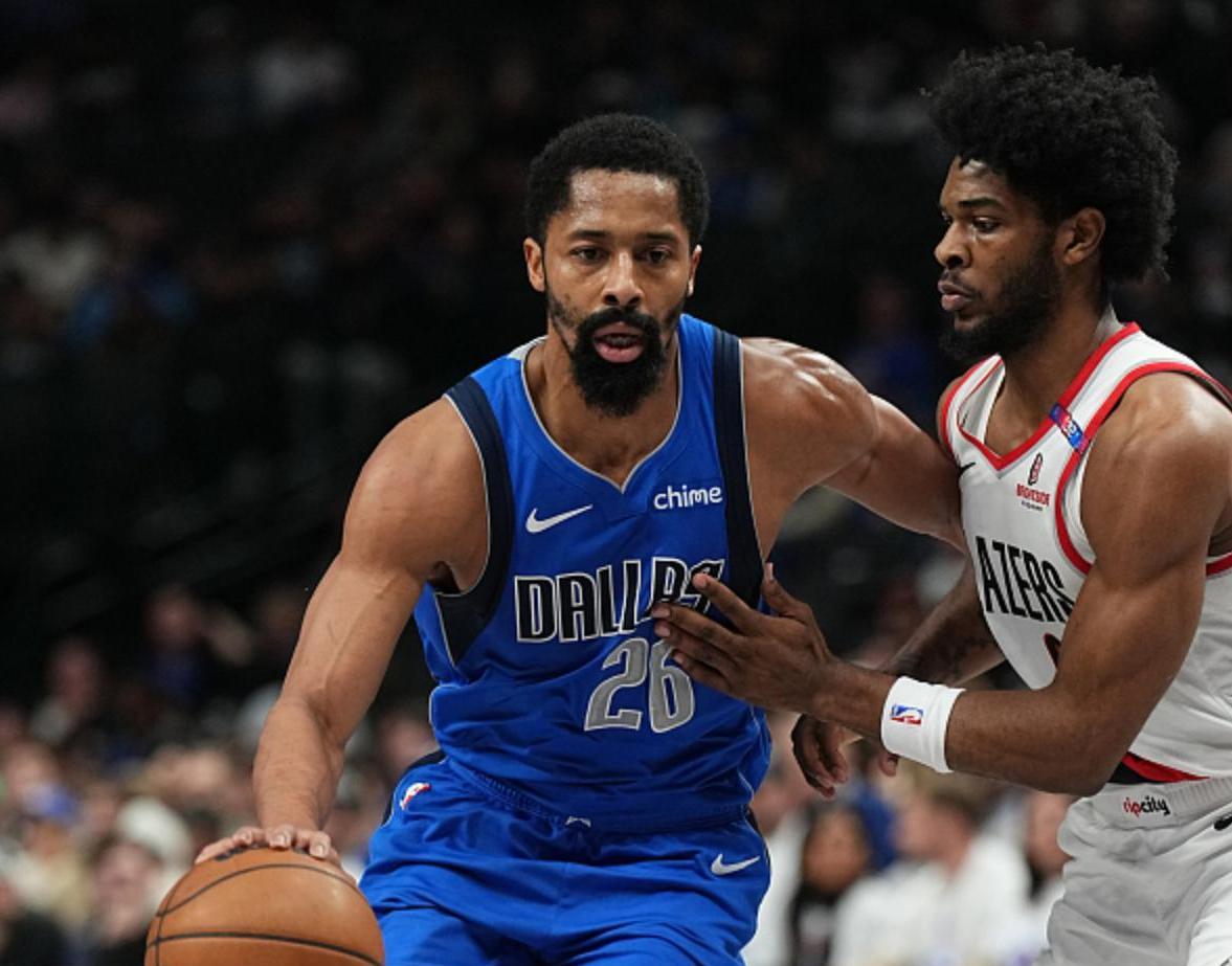 开拓者阵容全面发挥，力挫对手晋级的简单介绍