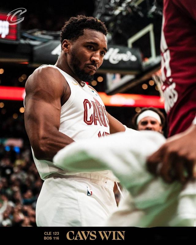 开云APP-爵士大将米切尔表现抢眼，再次证明进步实至名归