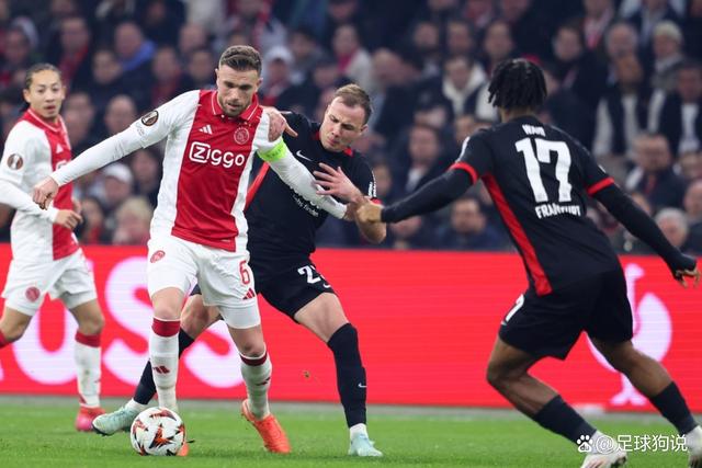 包含阿贾克斯阵容火爆，荷兰联赛夺冠前景良好的词条