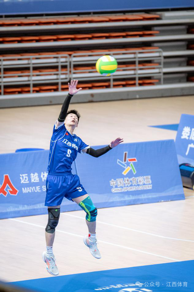 江西队大比分胜出，队员欢欣鼓舞