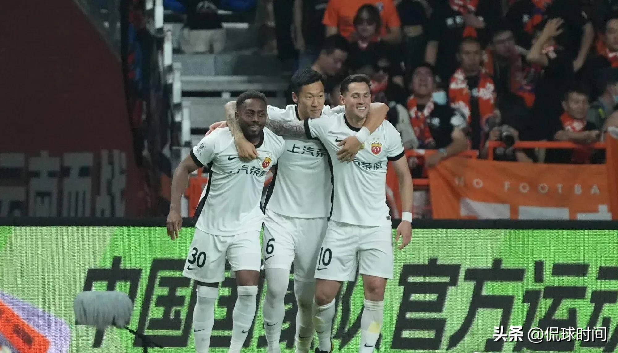 包含精彩对决壮观上演,球队实力展现无限可能的词条 包含精彩对决壮观上演,球队实力展现无限可能的词条