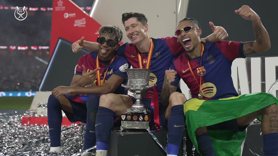 皇马枪手火力全开，巴萨血洗对手