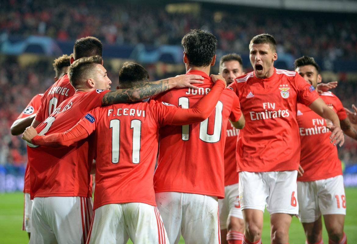 荷甲劲旅主场大胜,表现出攻击力压力的简单介绍 荷甲劲旅主场大胜,表现出攻击力压力的简单介绍