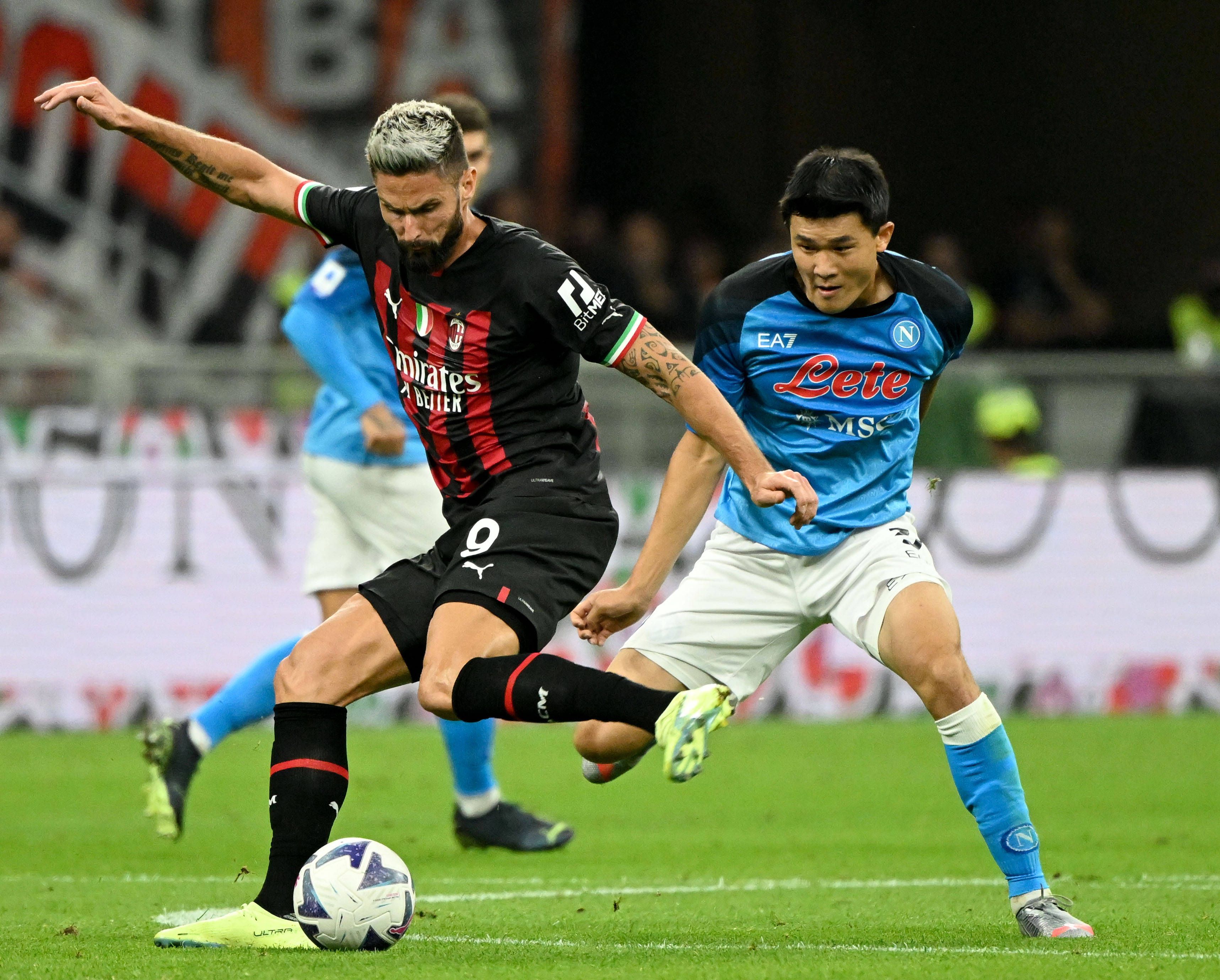 关于AC米兰客场逆转那不勒斯,再添三分的信息 关于AC米兰客场逆转那不勒斯,再添三分的信息