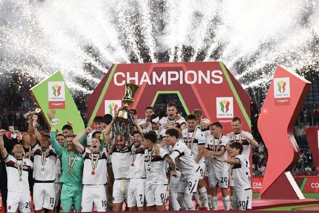 开云体育官方网站-阿贾克斯连获神助，主场赢球晋级，下一阶段