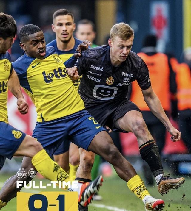 阿贾克斯连获神助,主场赢球晋级,下一阶段 阿贾克斯连获神助,主场赢球晋级,下一阶段