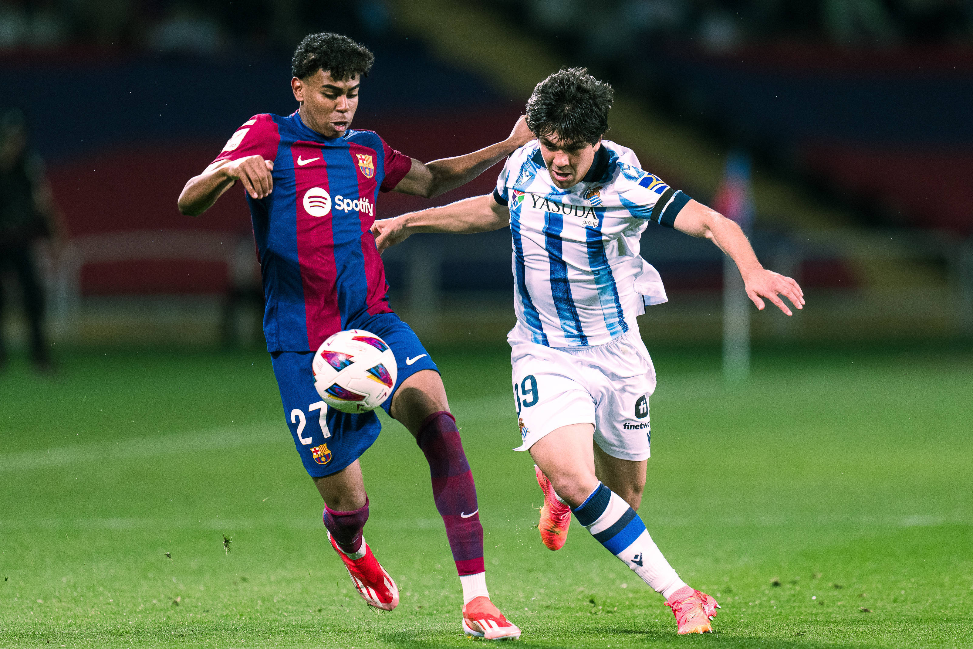 精彩纷呈的足球盛事引发球迷狂热的简单介绍 精彩纷呈的足球盛事引发球迷狂热的简单介绍