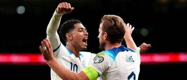 英格兰队顽强拼搏,逆转战局获胜 英格兰队顽强拼搏,逆转战局获胜