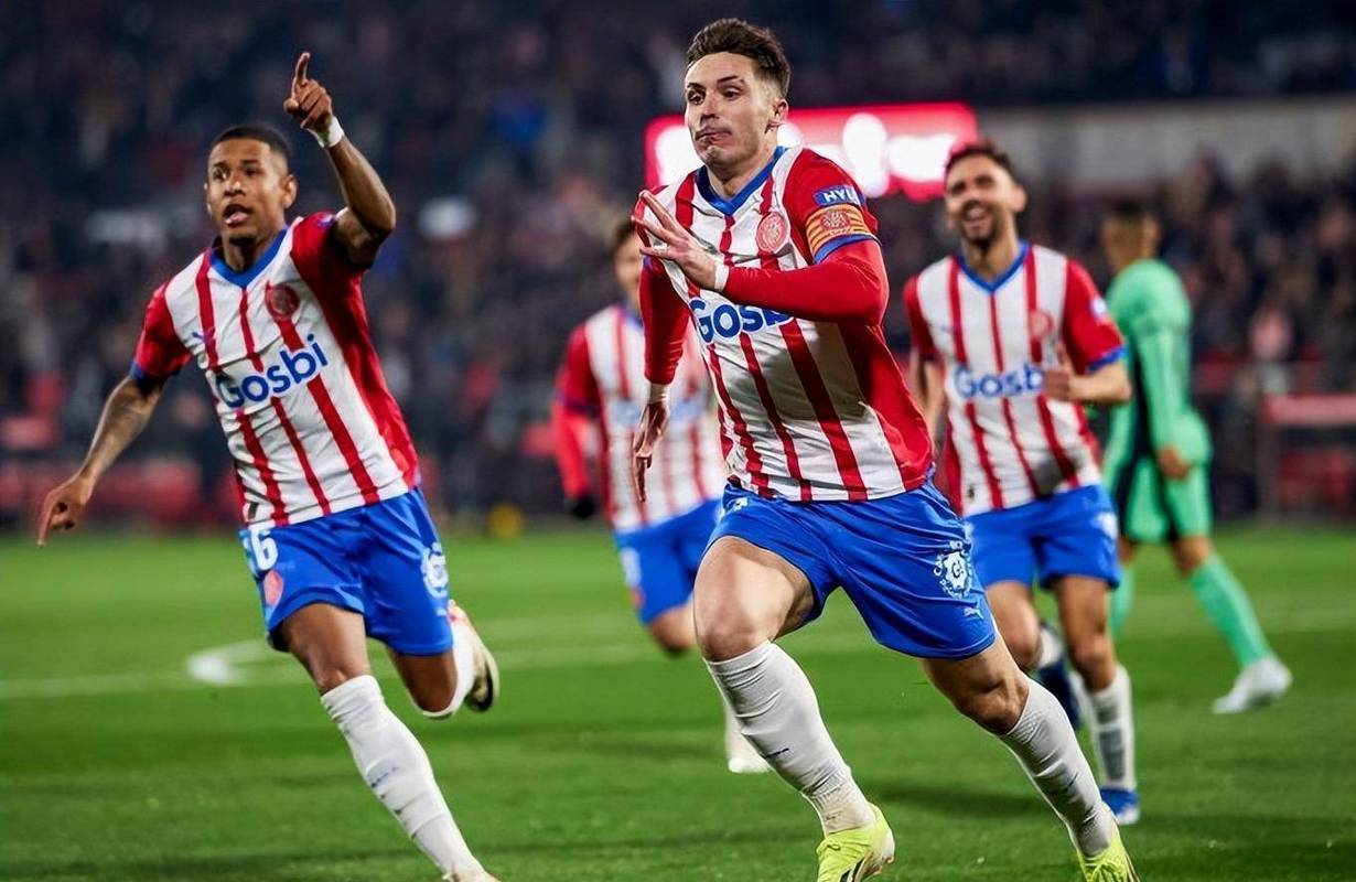 开云体育官网-西班牙人迎战赫罗纳，保住主场优势