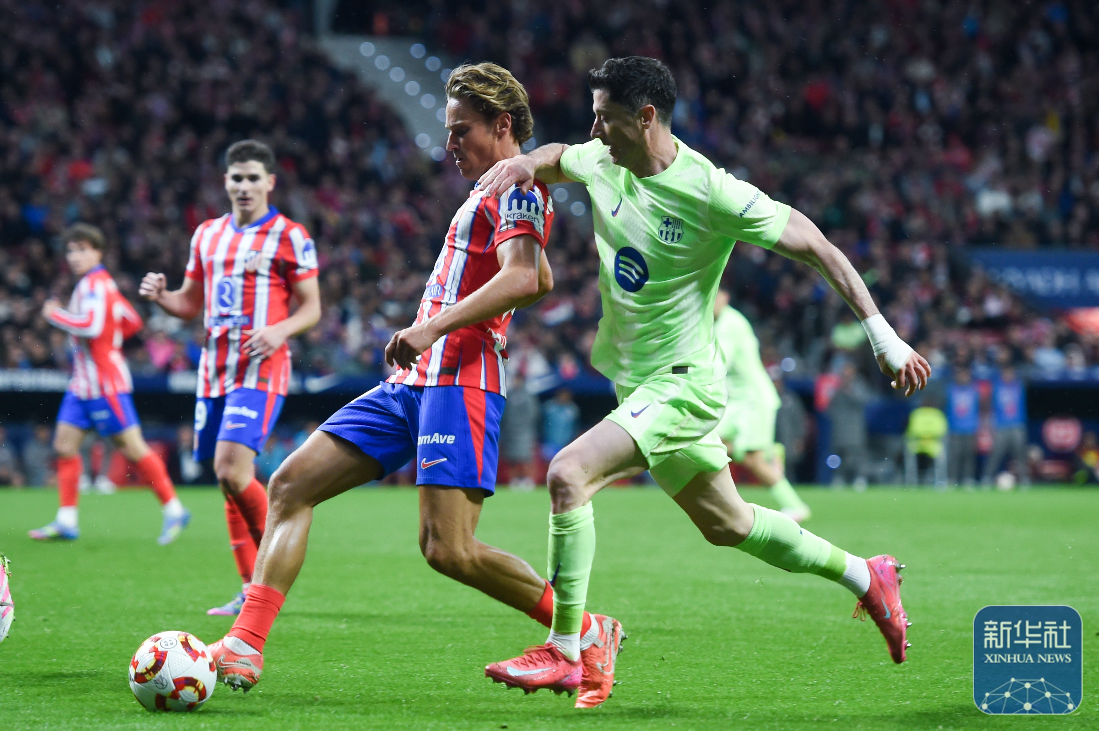 西班牙队闪耀赛场,力争夺得冠军头衔的简单介绍 西班牙队闪耀赛场,力争夺得冠军头衔的简单介绍