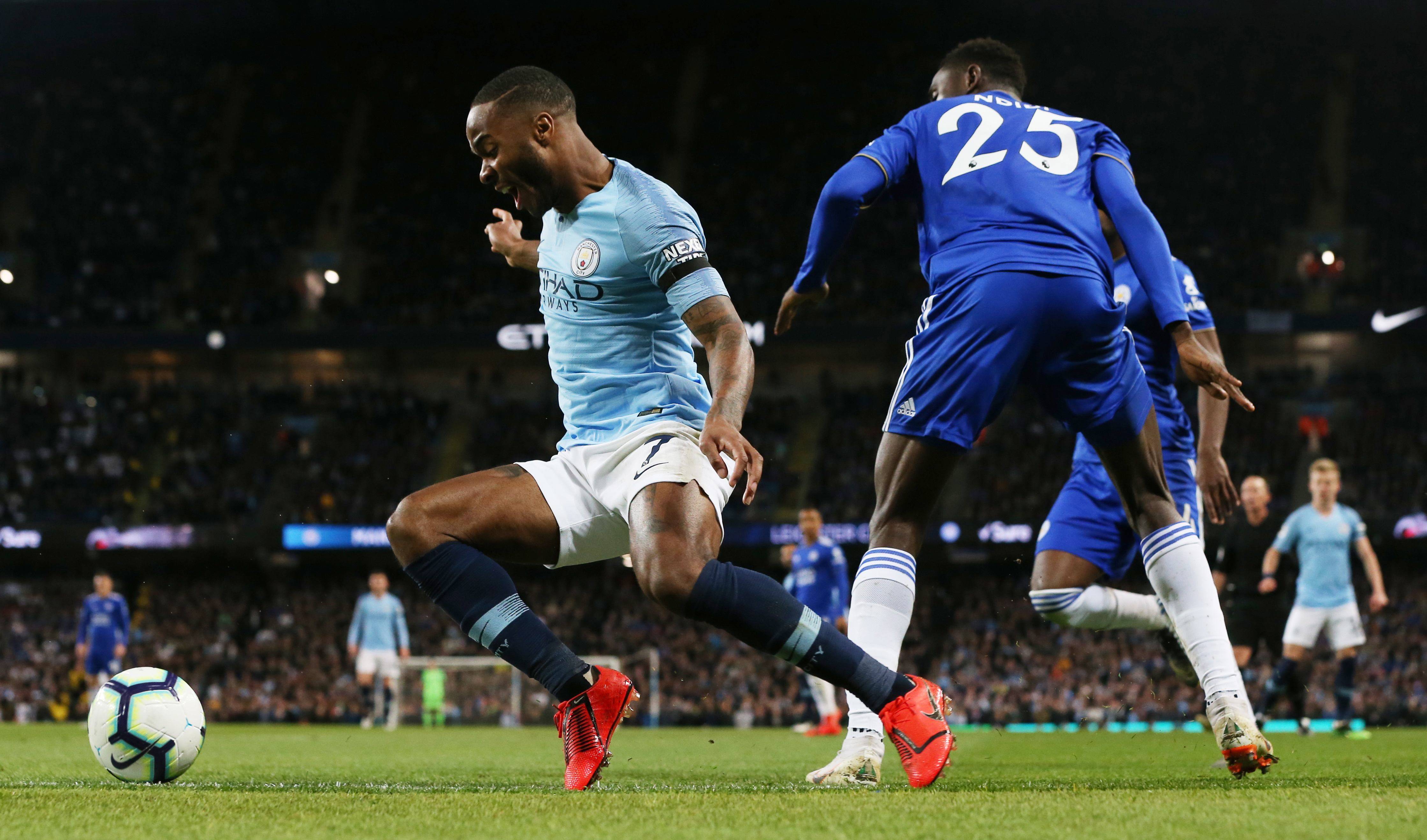 曼联客场逆转狼队战胜