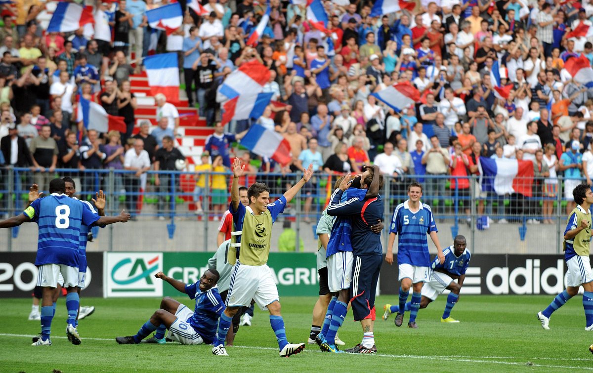 欧冠联赛格拉纳达取得胜利