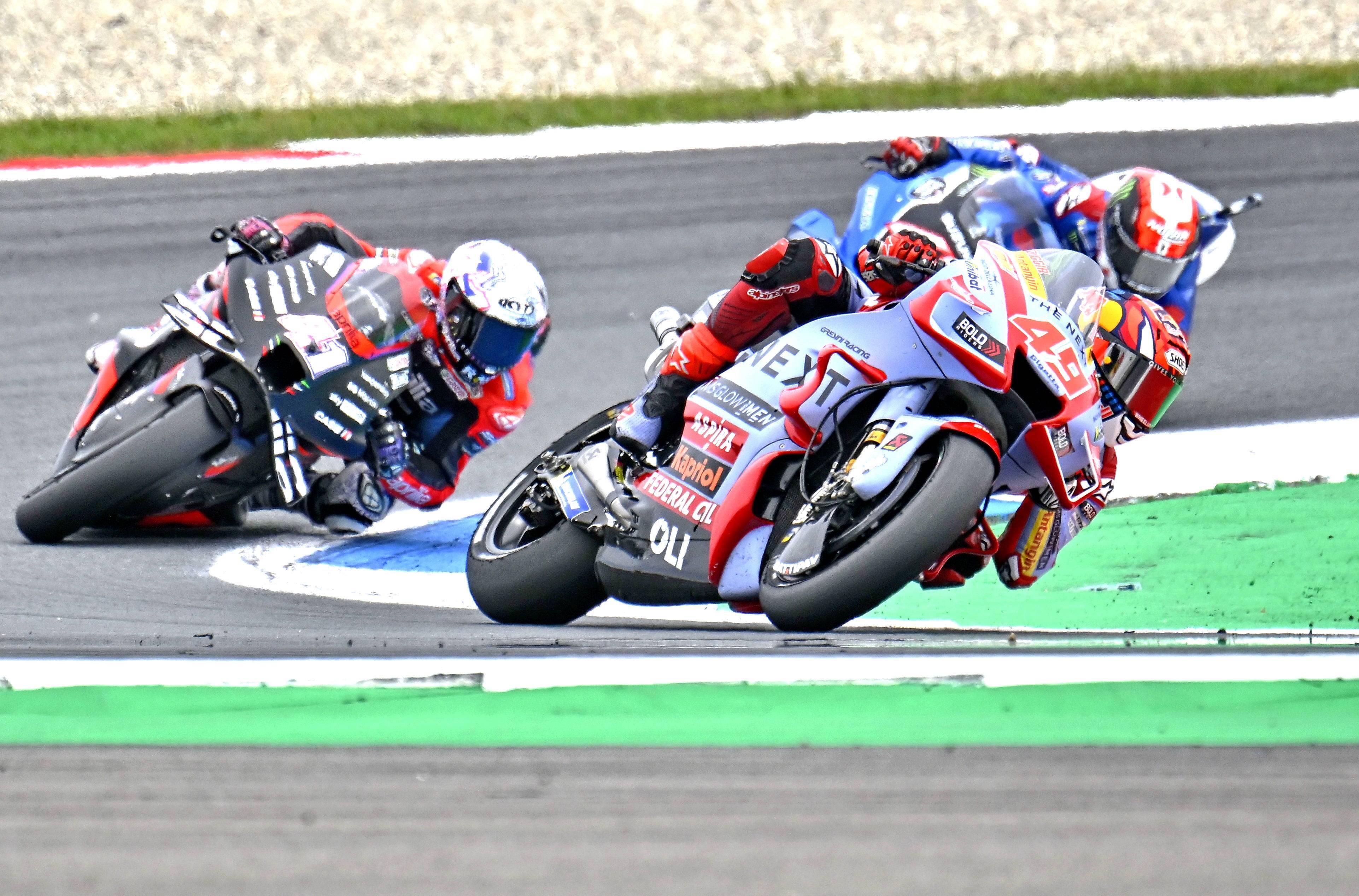 开云体育-荷兰豪情万丈奋力冲刺暂时领先