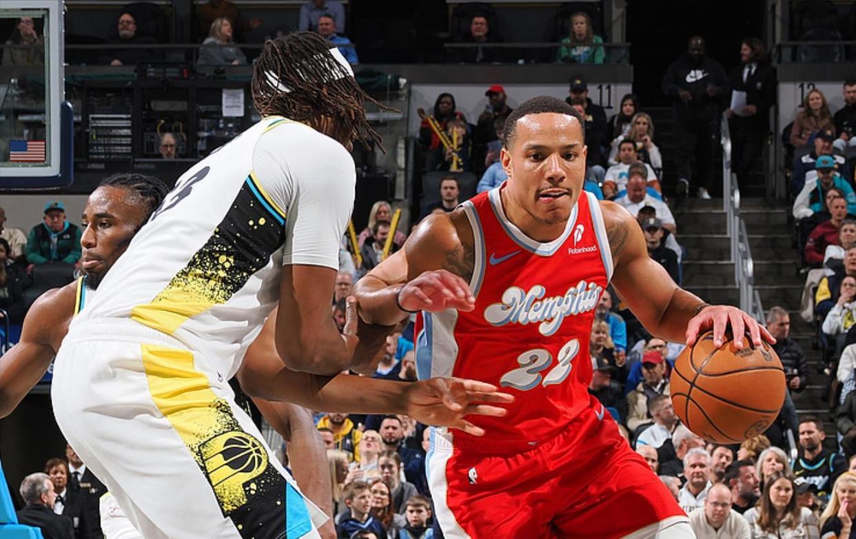 包含步行者主场力克灰熊,取得连胜的词条 包含步行者主场力克灰熊,取得连胜的词条