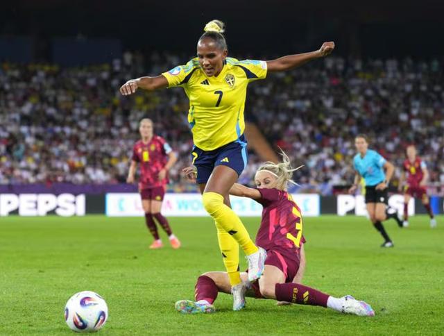 开云体育在线-瑞典女足逆转加拿大队，成功晋级