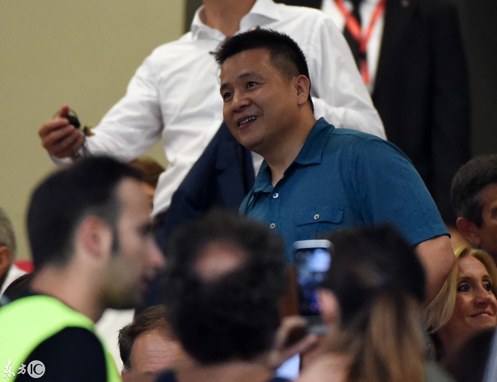 神秘球员现身公司举办公益活动