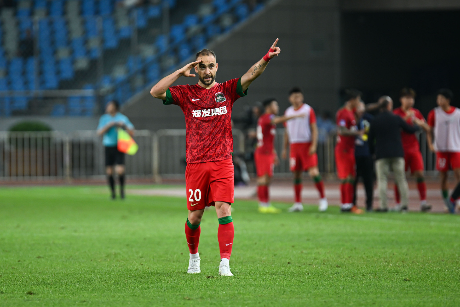 开云官网-河南建业遭遇困境，教练员采取行动