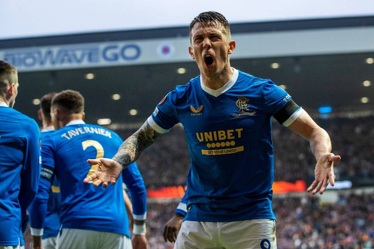 开云体育在线-欧洲足球联赛中出现激烈竞争