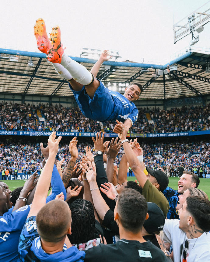 切尔西急需中场补强,球队核心受伤的简单介绍 切尔西急需中场补强,球队核心受伤的简单介绍