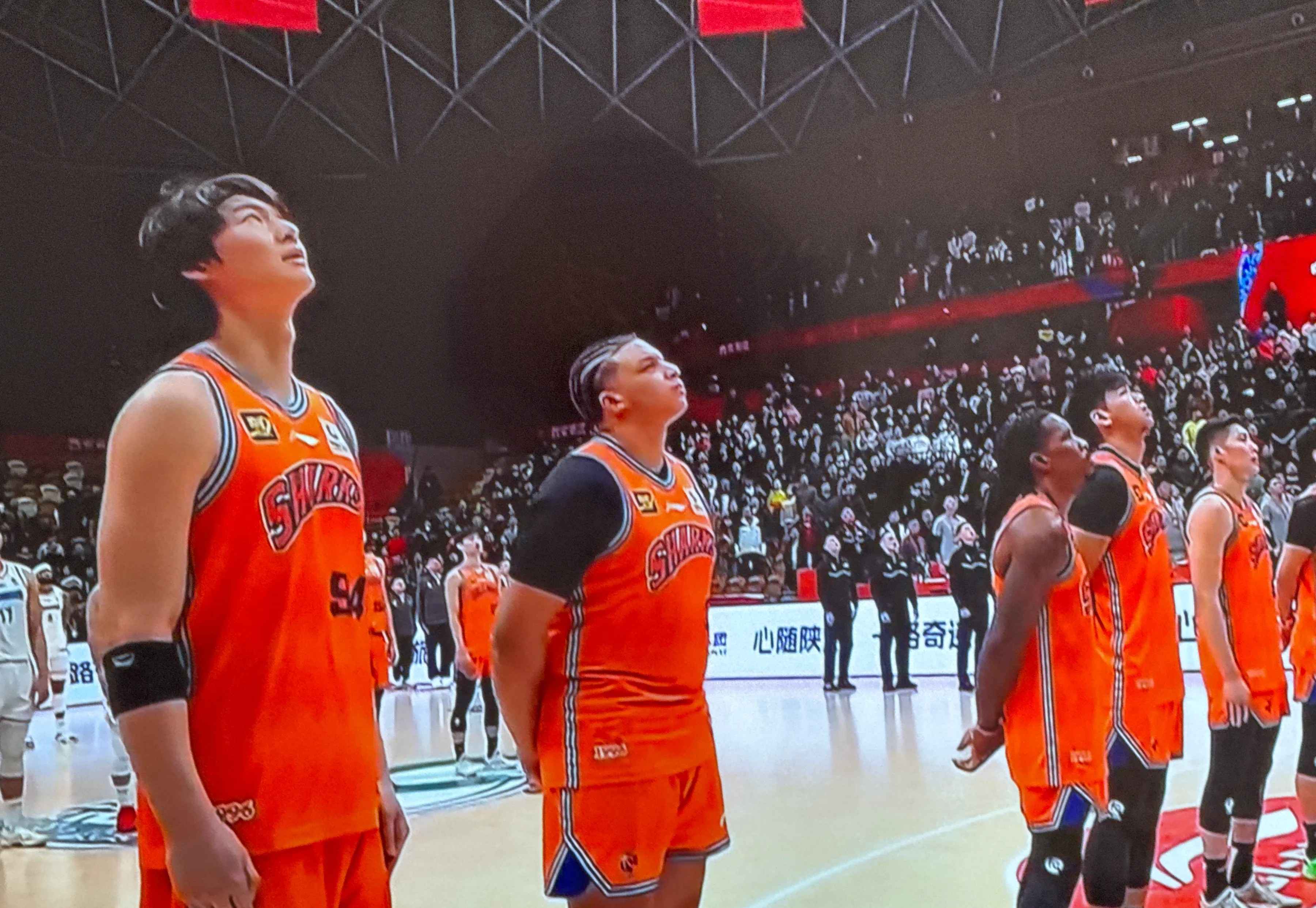 开云体育APP下载-半决赛激烈一触即发，胜者争夺临近