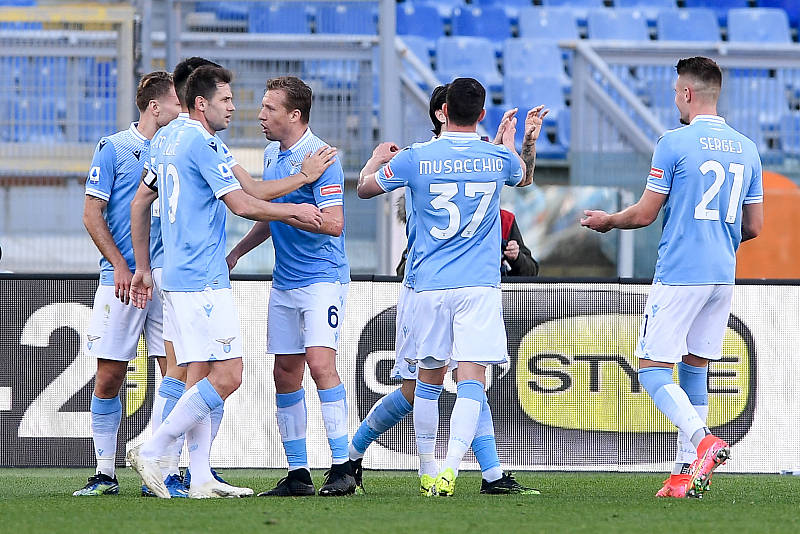 纷争不断!欧洲小组赛混战仍在进行 纷争不断!欧洲小组赛混战仍在进行