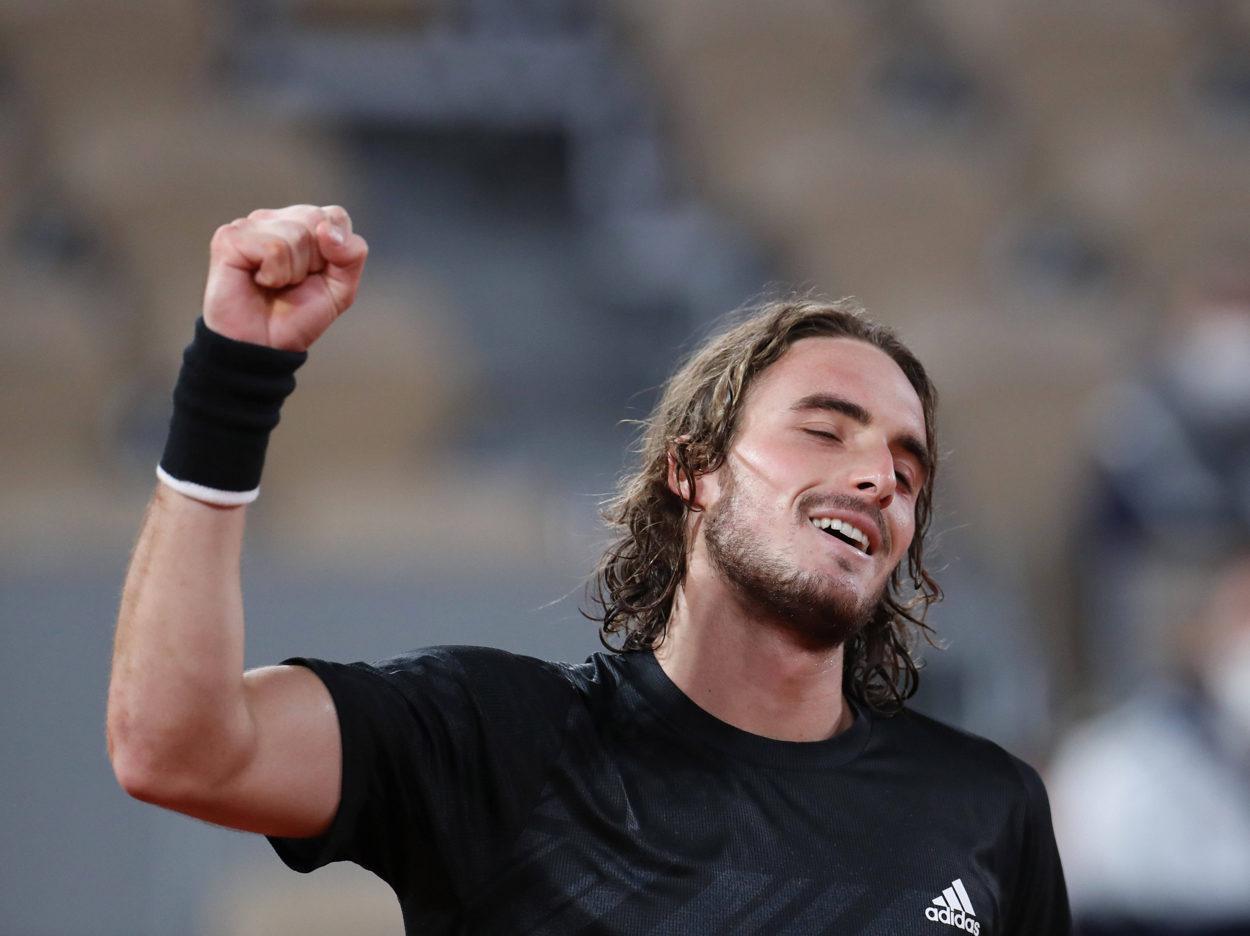 关于西班牙网球队翻盘法国网球队，西西帕斯高光表现的信息