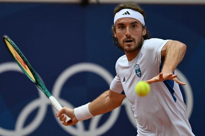 英国网球队强势德国网球队，西西帕斯爆发神勇的简单介绍