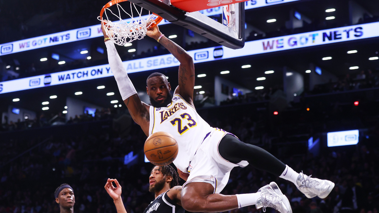 青岛队轻取太阳,詹姆斯惊艳四座 青岛队轻取太阳,詹姆斯惊艳四座