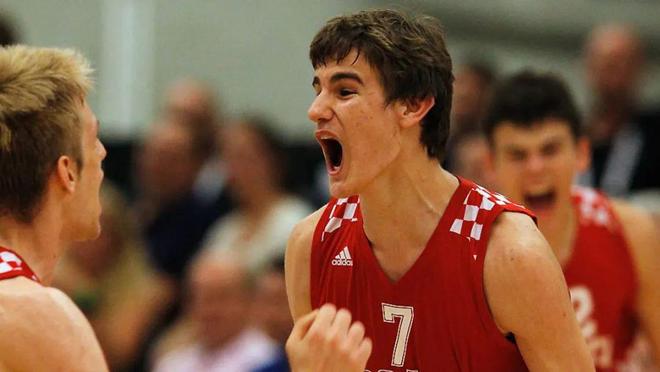 瑞典队轻取中国队,波尔高光表现 瑞典队轻取中国队,波尔高光表现